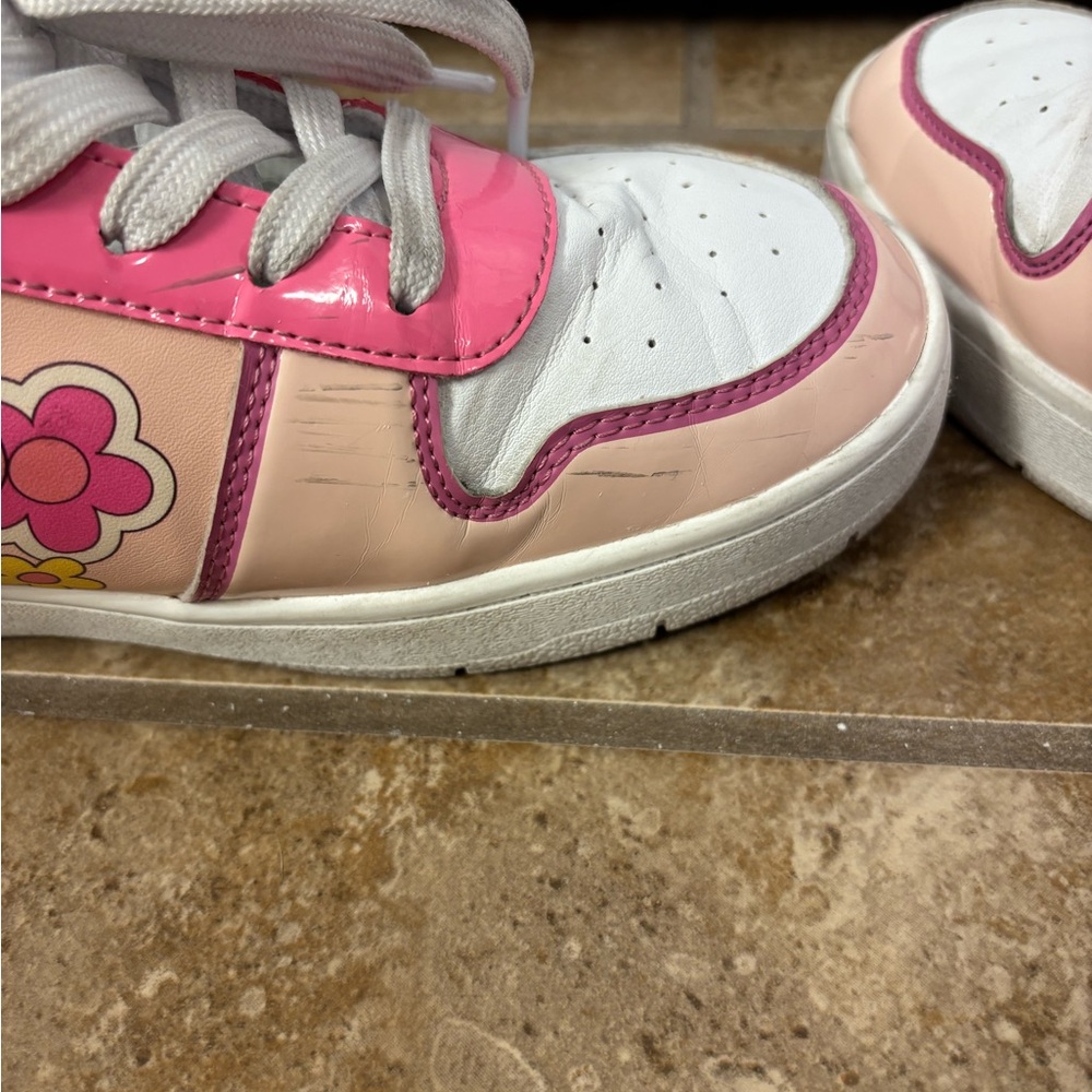Barbie Women’s Sneakers - Pink & White Floral Print Size 11 - Picture 6 of 13